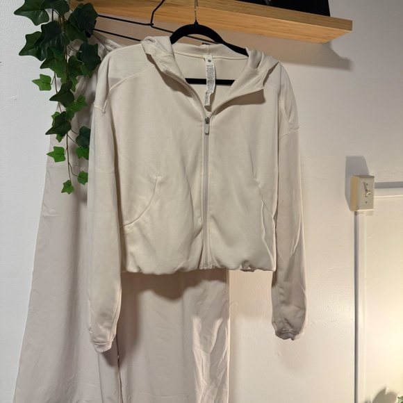 Lululemon Cream High-Rise Jogger Pants – Size 10 (jacket listed/sold separately) - Picture 4 of 4